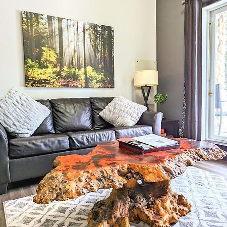 Canmore Mountain Retreat. Hot Tub, Pool, King Bed! Exterior photo