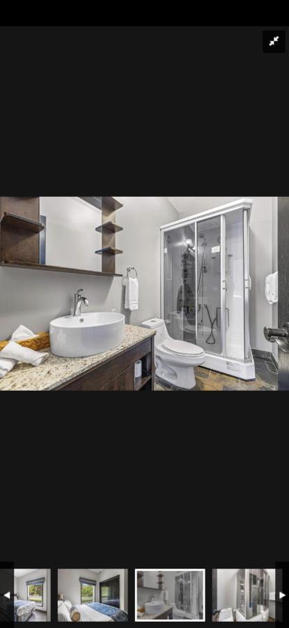 Canmore Mountain Retreat. Hot Tub, Pool, King Bed! Exterior photo